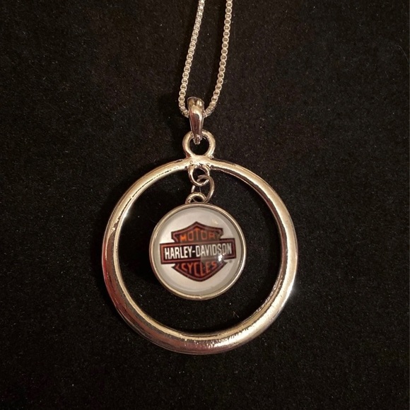 - HD Snap Necklace - Picture 5 of 9